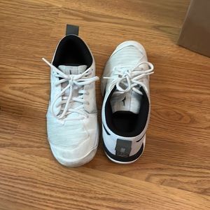 mizuno volleyball shoes